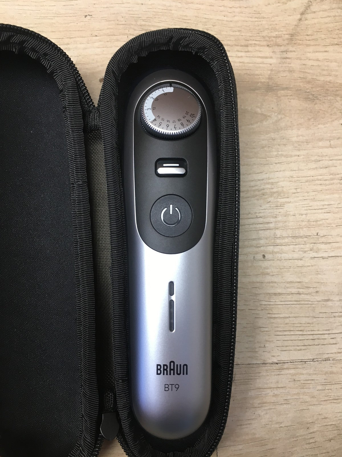 Braun Series 9 Barttrimmer BT9560, +12 Barberutensilien, I39075