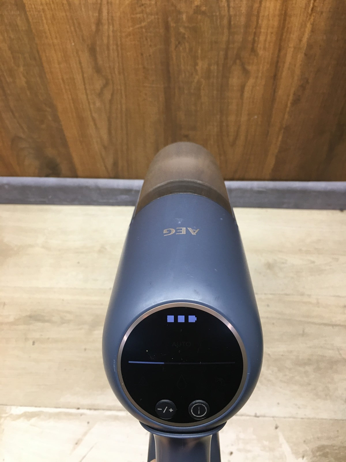 AEG Ultimate 7000 Akku-Staubsauger AP71A142XN, I36235