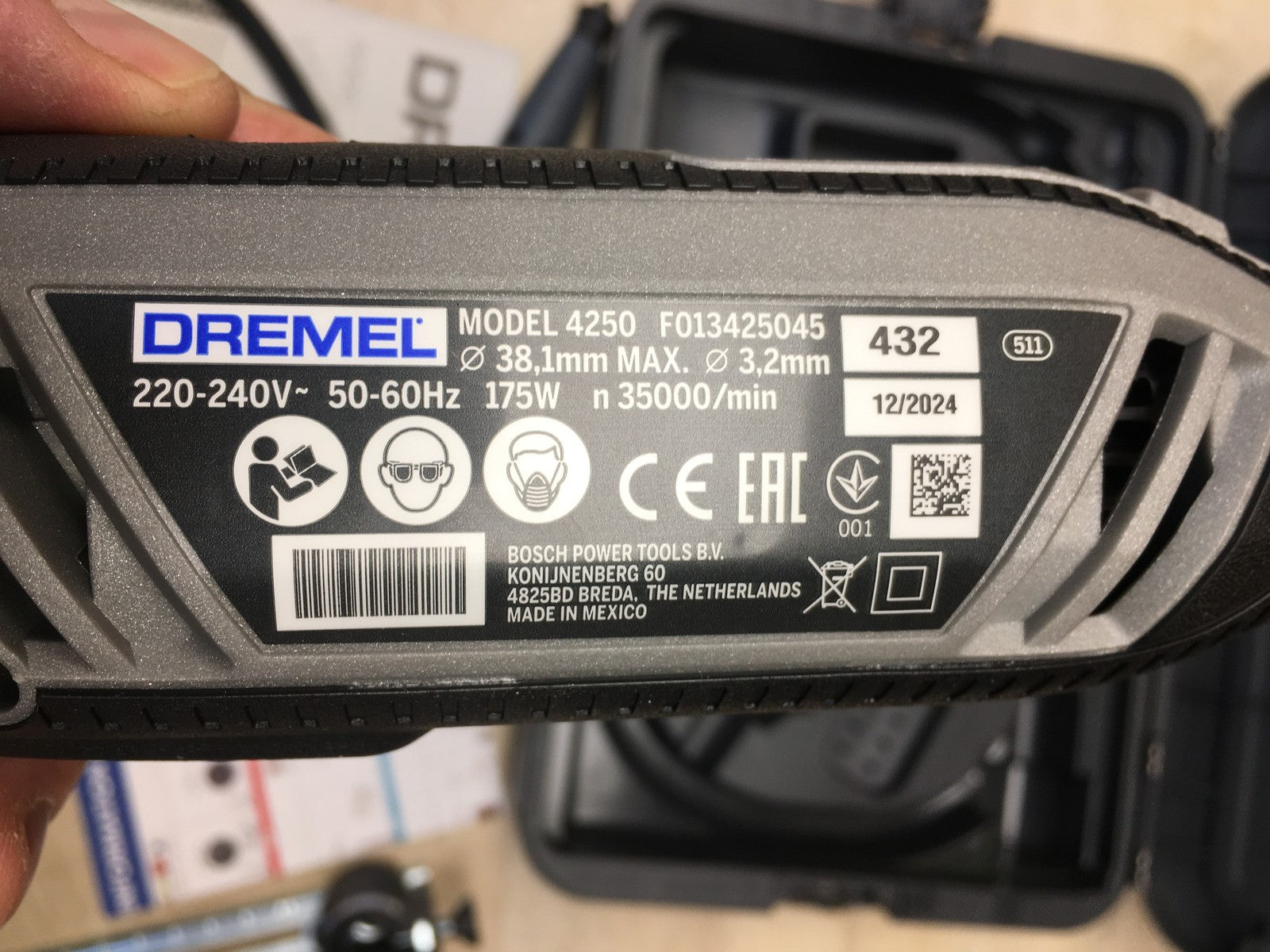 Dremel 4250 Multifunktionswerkzeug Set, 175W, I38396
