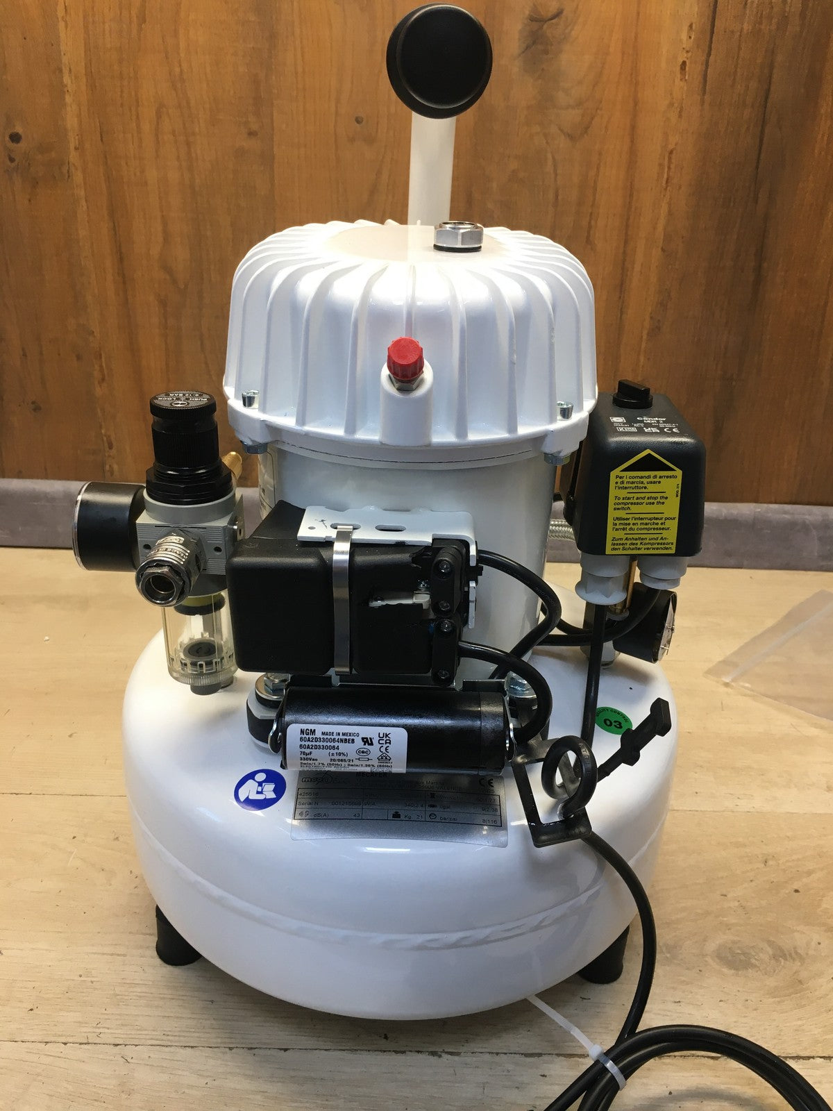 Mecadeco 425516 Kompressor Airbrush 9L 0,37 kW 7 bar, I38578