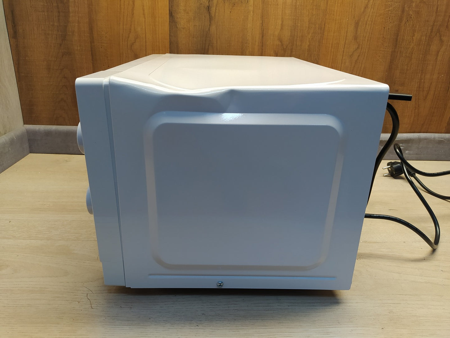 Sharp R200WW Mikrowelle, 20 L, 800 W, 5 Leistungsstufen, I35875