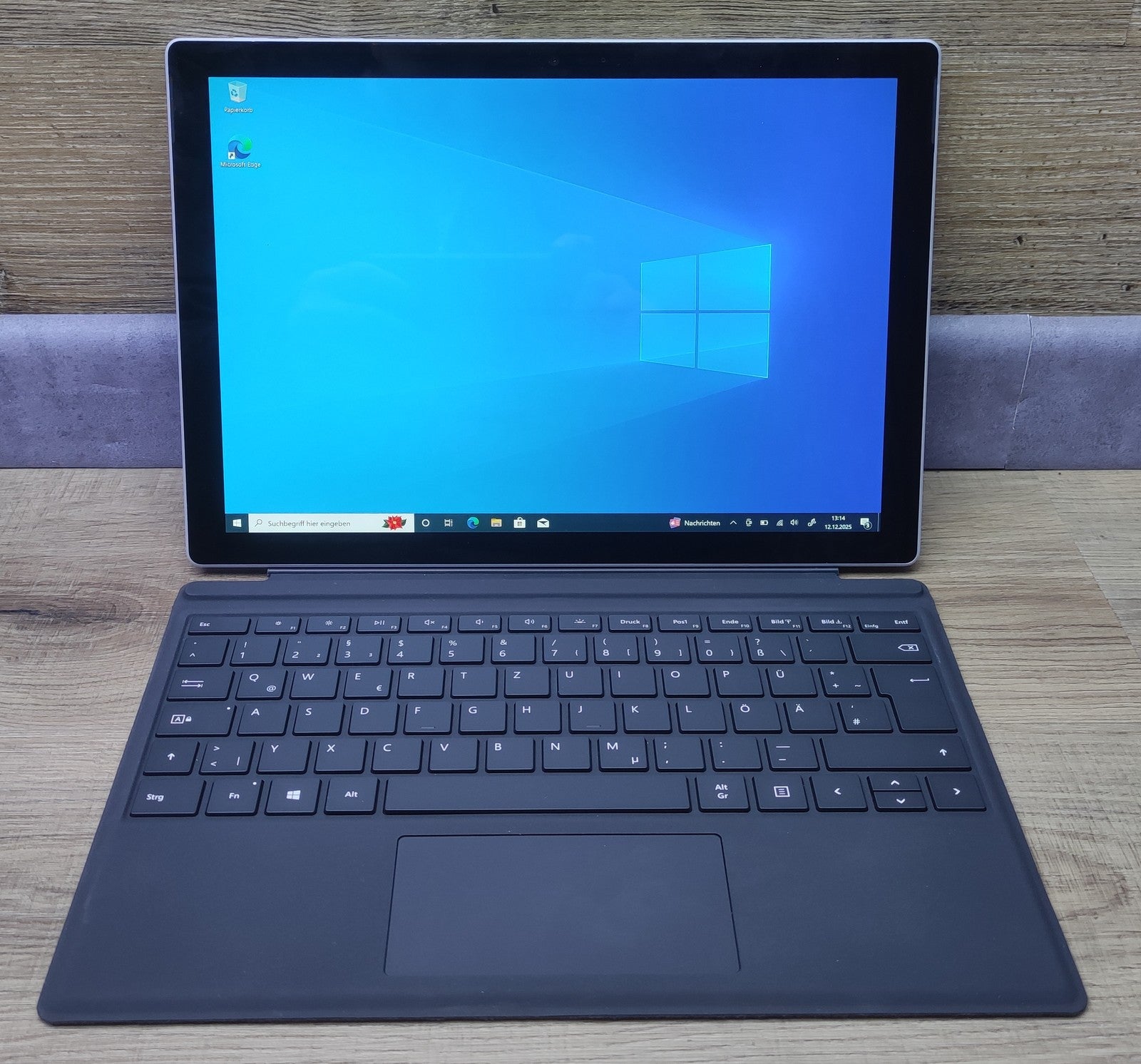 Microsoft Surface Pro 5 Windows Tablet 2736x1824 i5-7300U 8GB 256GB LTE M1807