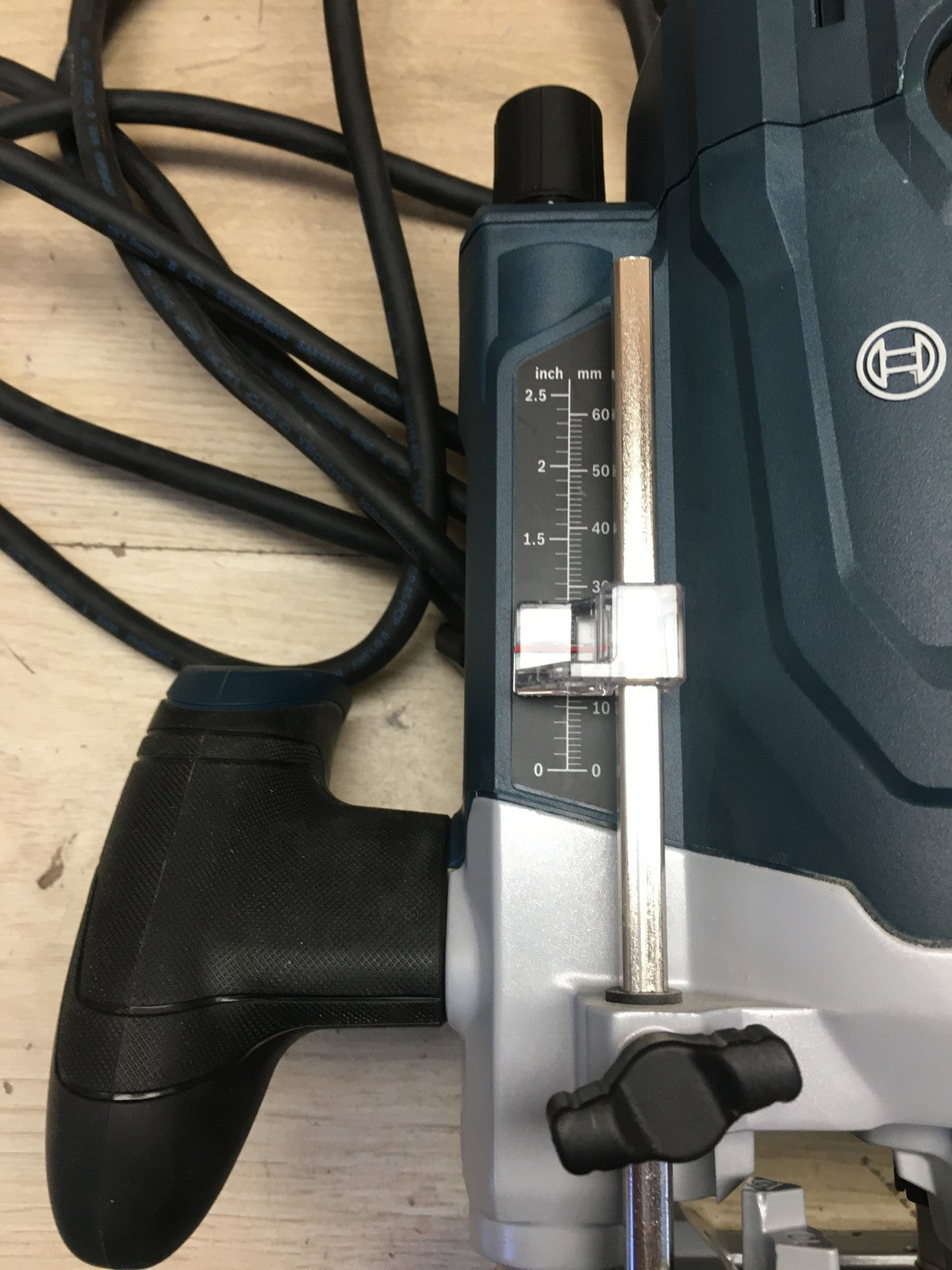 Bosch kabelgebundene Oberfräse GOF 20-12, 2000W, I39896