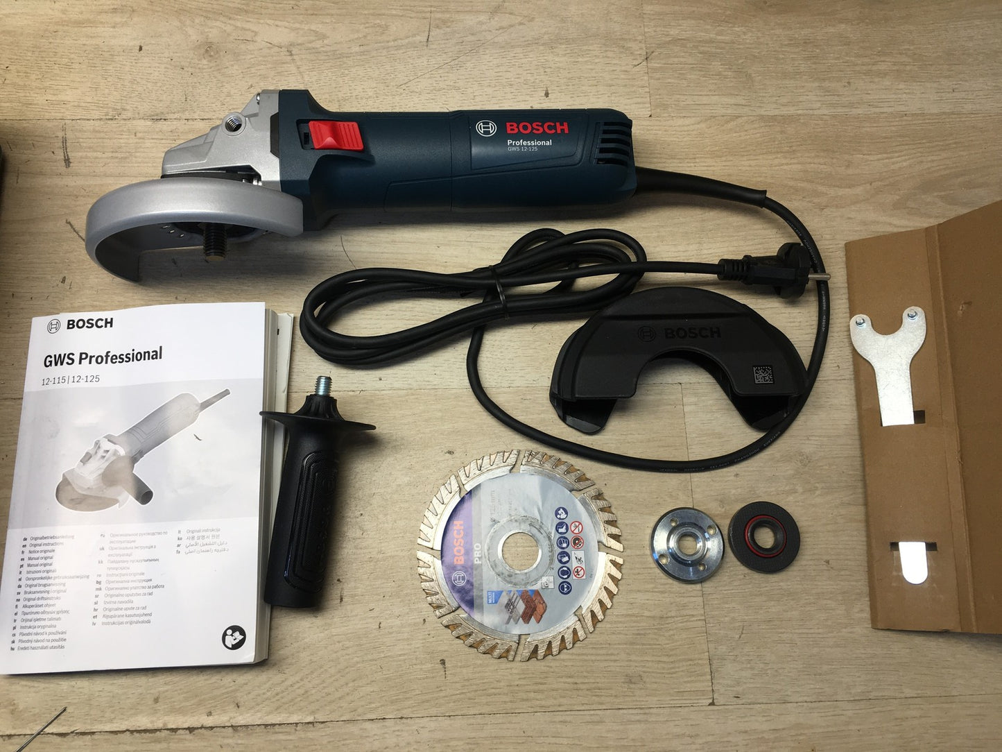 Bosch Professional Winkelschleifer GWS 12-125, Ø 125mm, 1200W, I38436