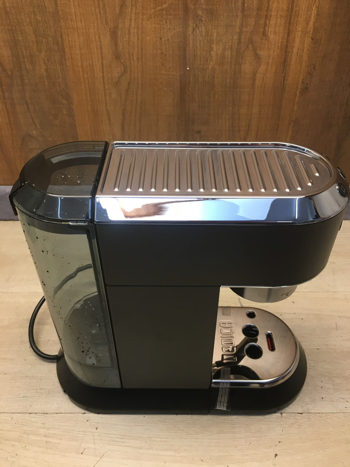 De'Longhi EC685.BK Espressomaschine mit Milchaufschäumer, I39727