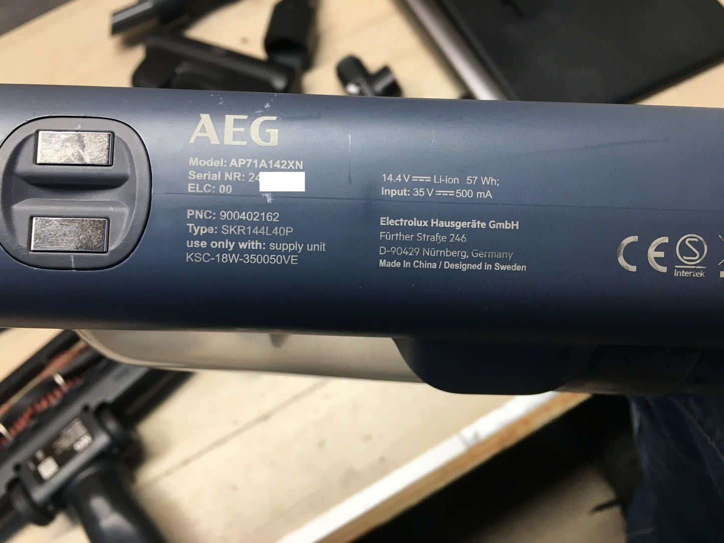 AEG Ultimate 7000 Akku-Staubsauger AP71A142XN, I36235