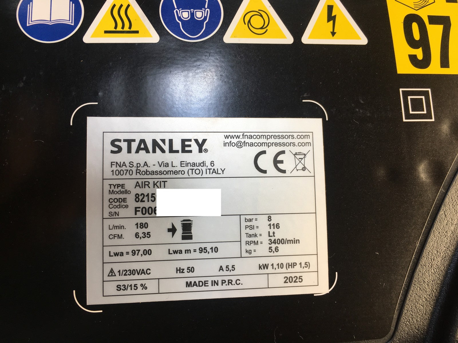 Stanley AirKit Kompressor 1100W 230V inkl. Reifenfüller und Pistole, I38344