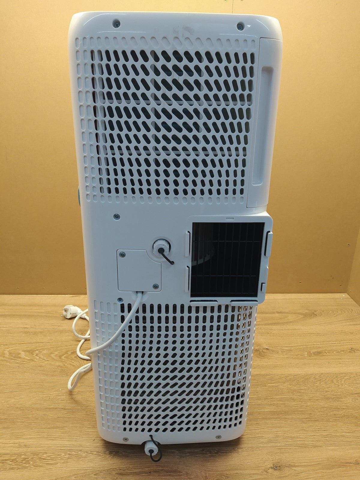 De'Longhi PAC ES72 YOUNG Mobiles Klimagerät, 8300 BTU, I39395