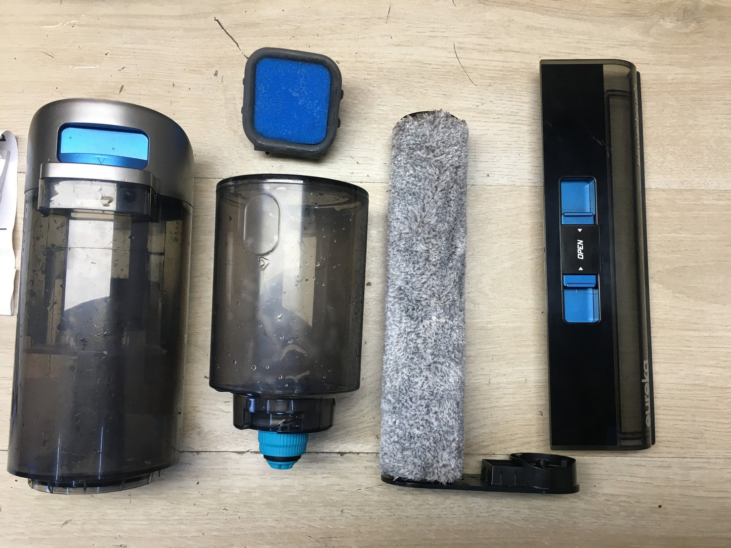 Eureka NEW430BL Kabelloser Nass-/Trockensauger, 230W, I36399