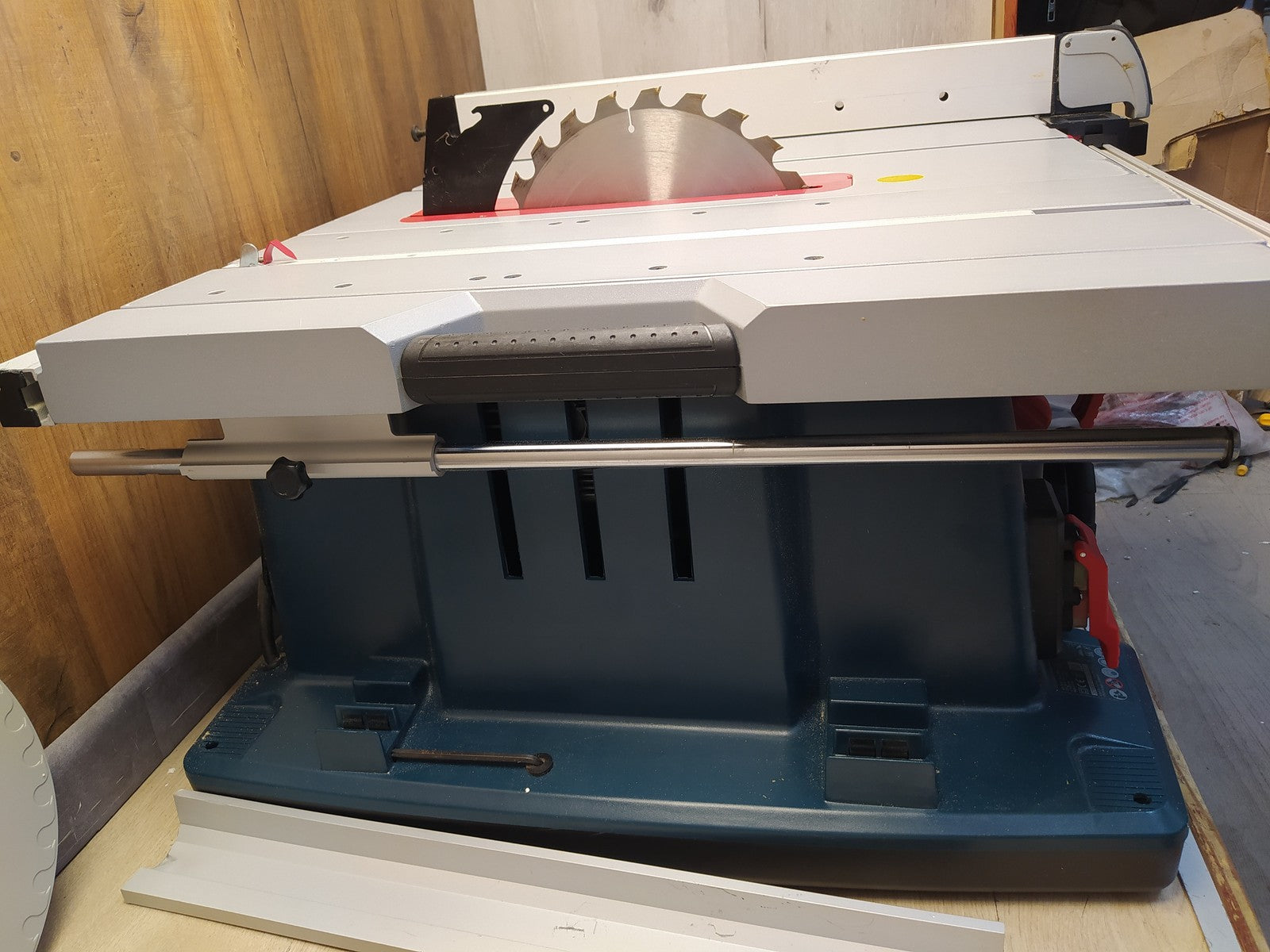 Bosch Professional GTS 10XC Elektro-Tischkreissäge 2100 Watt, I37938