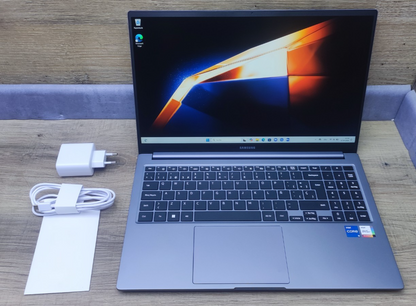Samsung Galaxy Book4 Notebook 15.6" FHD Core i5-1335U 16GB 512GB USB-C HDMI WiFi