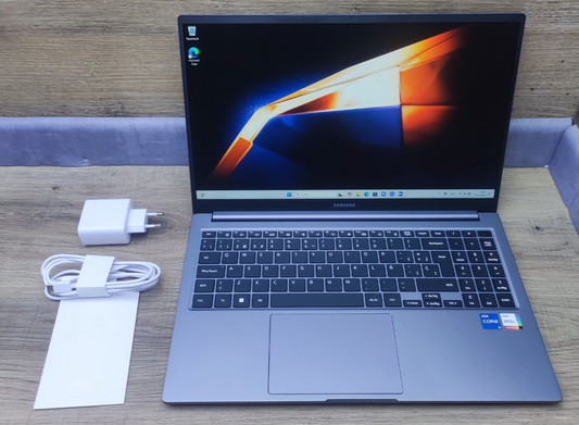 Samsung Galaxy Book4 Notebook 15.6" FHD Core i5-1335U 16GB 512GB USB-C HDMI WiFi
