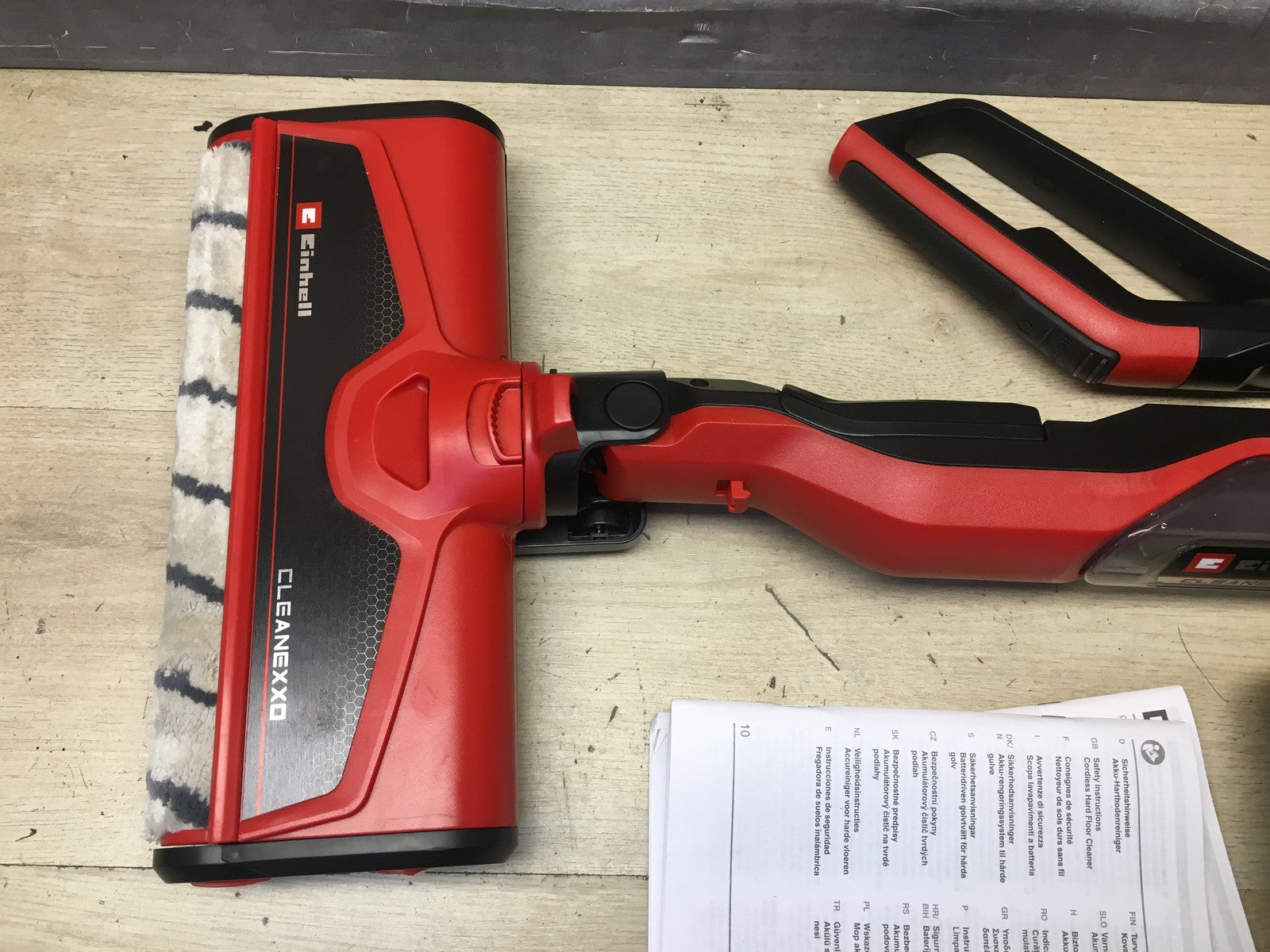 Einhell Akku-Hartbodenreiniger CLEANEXXO Solo, 18 V, 290 mm Bürstenwalze, I38576