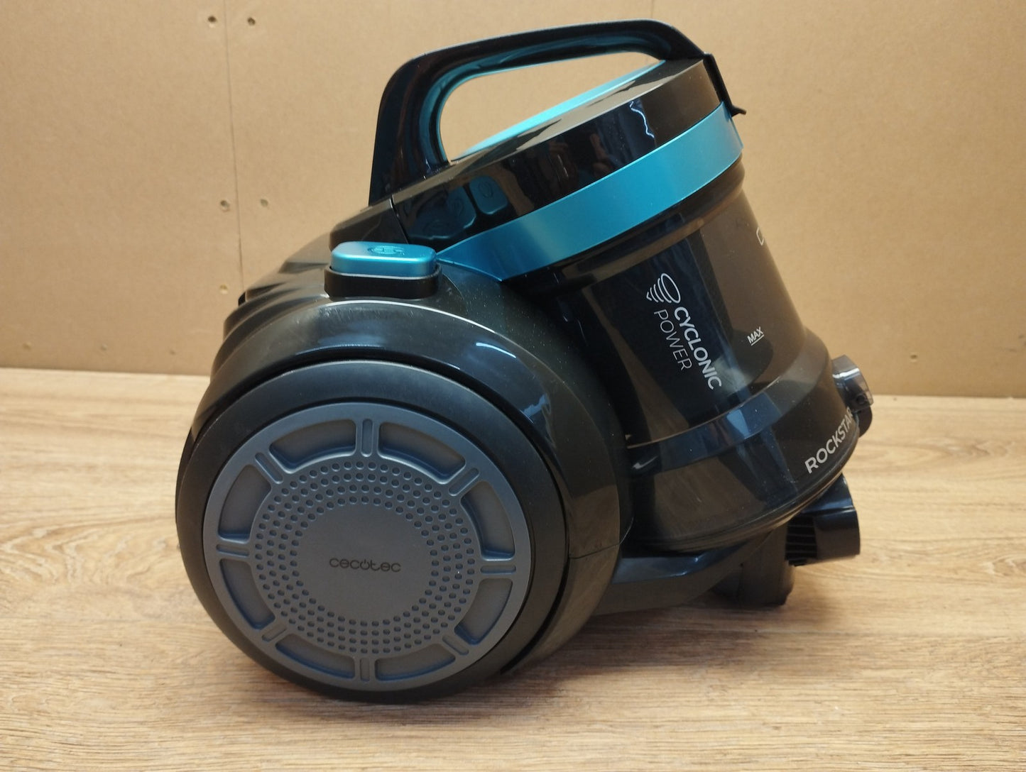 Cecotec Staubsauger Conga Rockstar Cyclonic Plus, beutellos, 800W, I39576