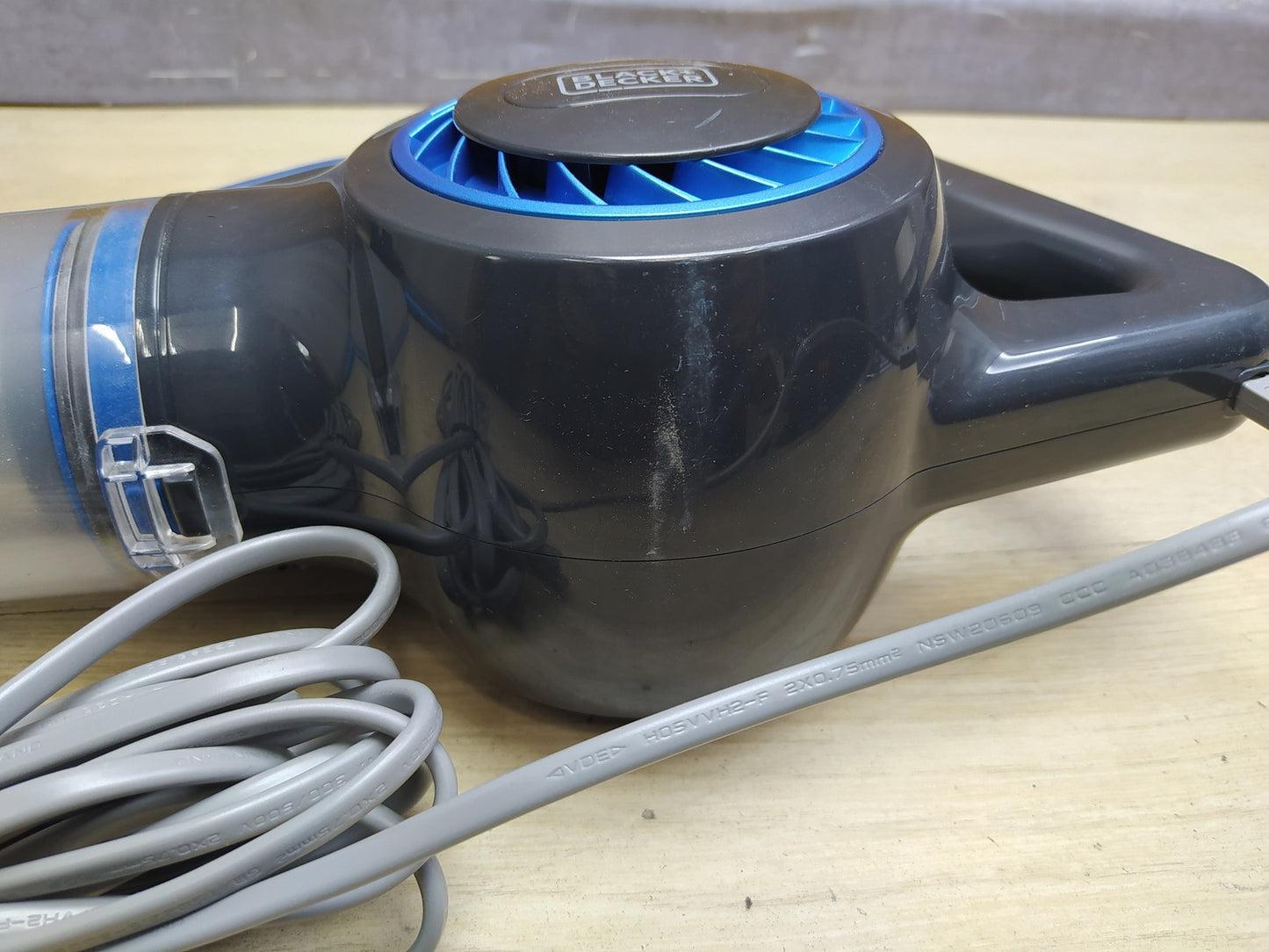 Black+Decker BXVMS600E Stielstaubsauger, ES9480030B Besenreiniger, 600 W, I35033
