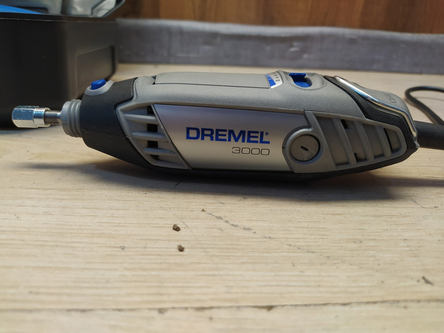 DREMEL 3000-1/25 EZ Multifunktionswerkzeug 130W, I38579