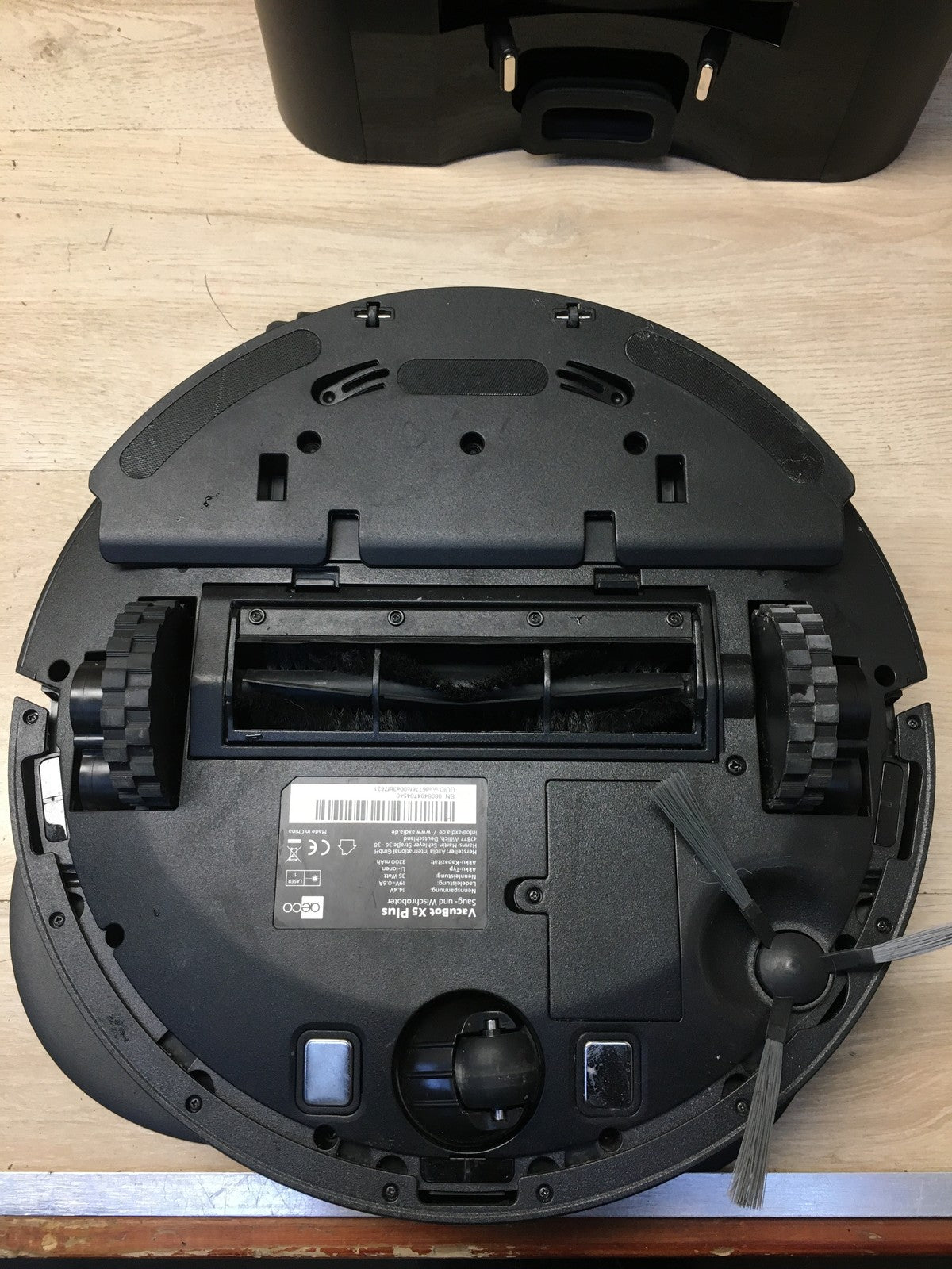 aeco VacuBot X5 Plus Saug- & Wischroboter & Absaugstation 5000Pa, I36230