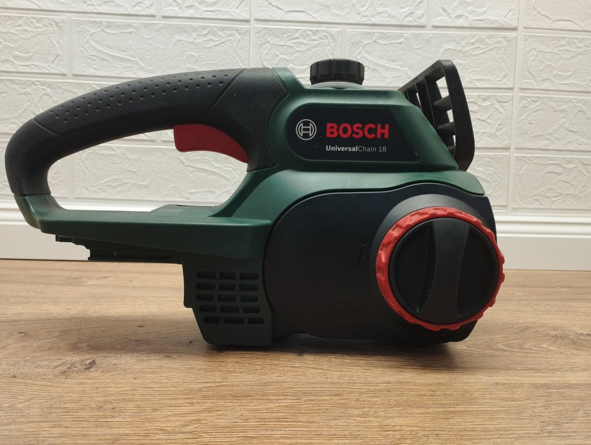 Bosch DIY UniversalChain 18 Akku-Kettensäge solo (06008B8001)