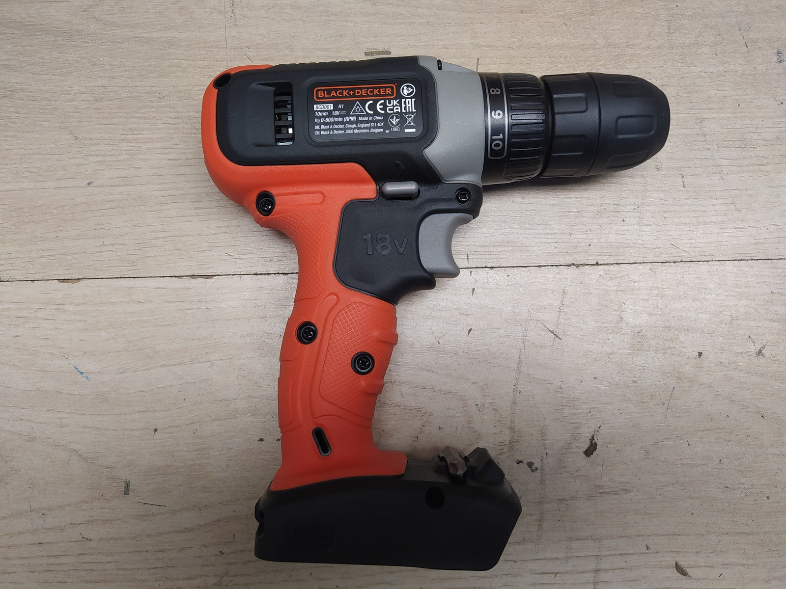 Black+Decker Akku-Bohrschrauber BCD001C1, inkl. Ladegerät und Akku, I37845