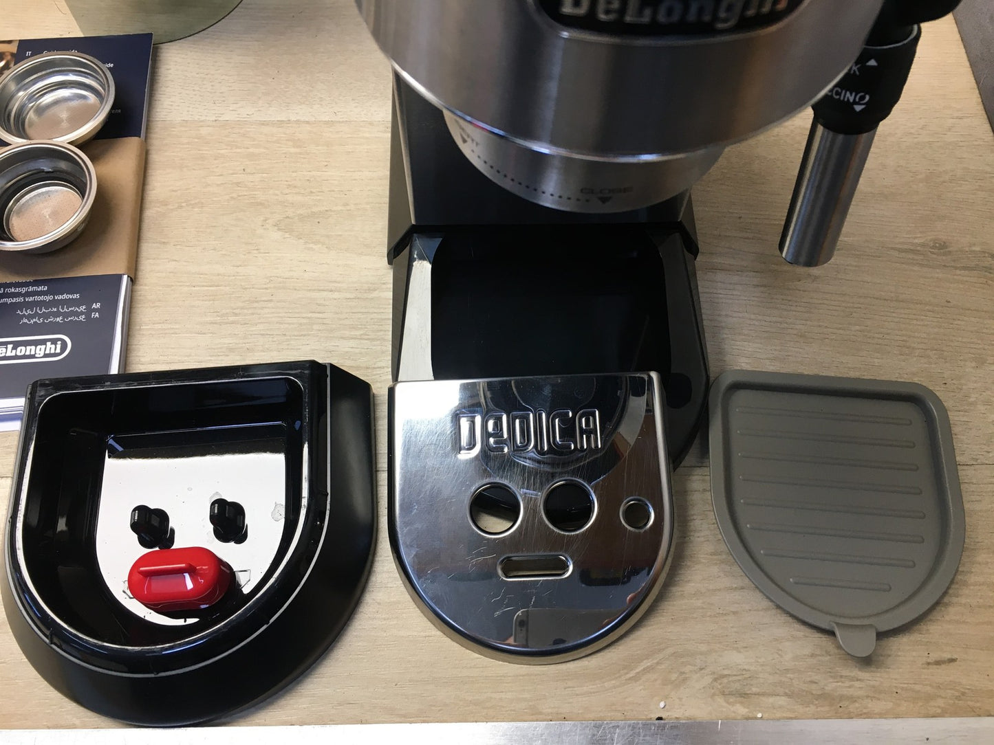 De'Longhi EC685.M Espressomaschine mit Milchaufschäumer, 1350W, I36306