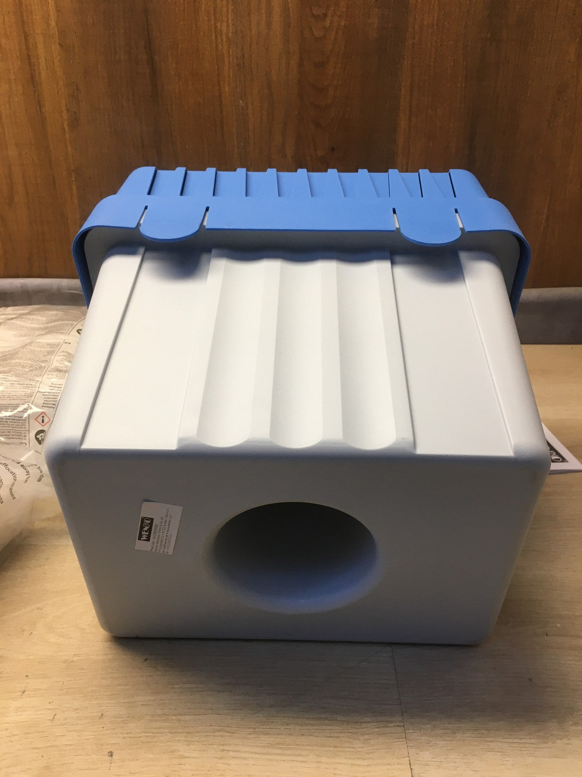 WENKO 5410050500 Feuchtigkeitskiller mit 5 kg Granulatblock I36821