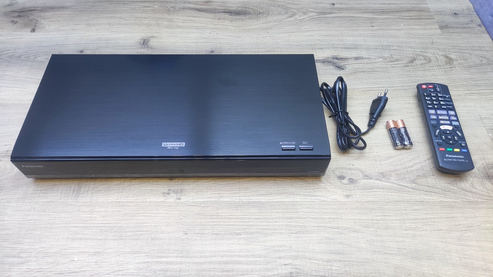 Panasonic DP-UB824 UHD Blu-ray Player, I37774