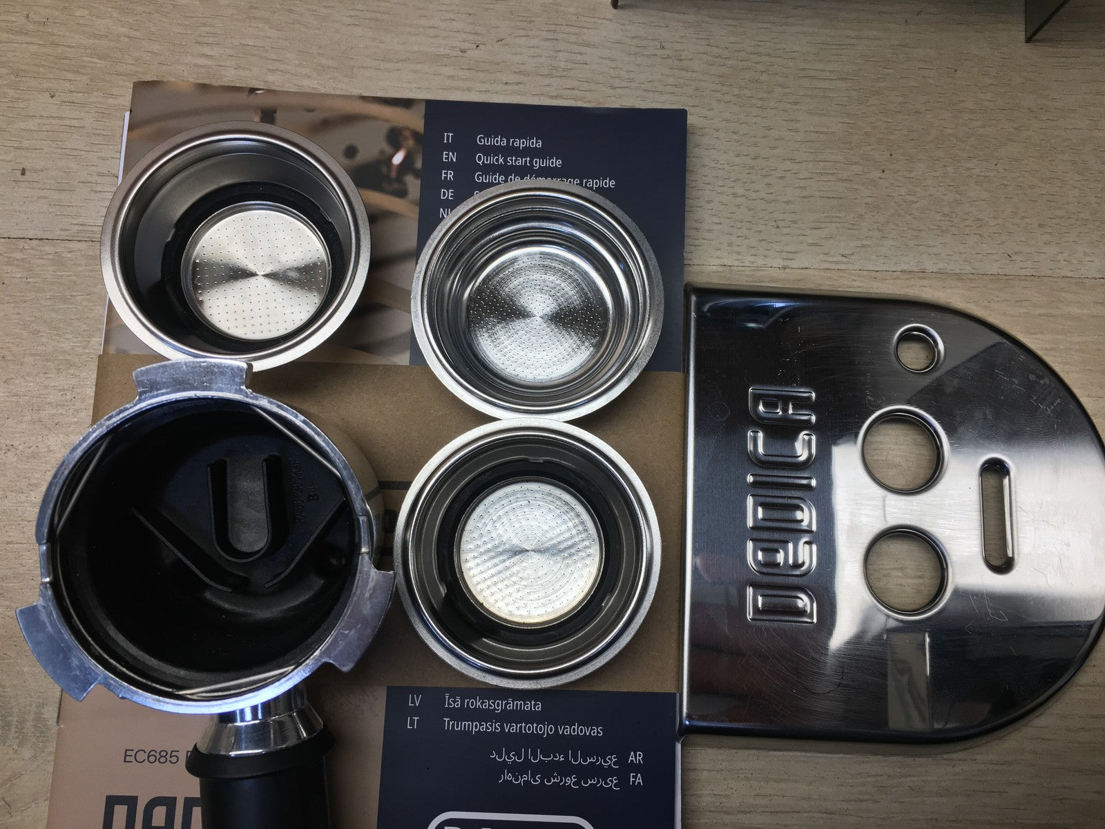 De'Longhi EC685.M Espressomaschine mit Milchaufschäumer, 1350W, I36306