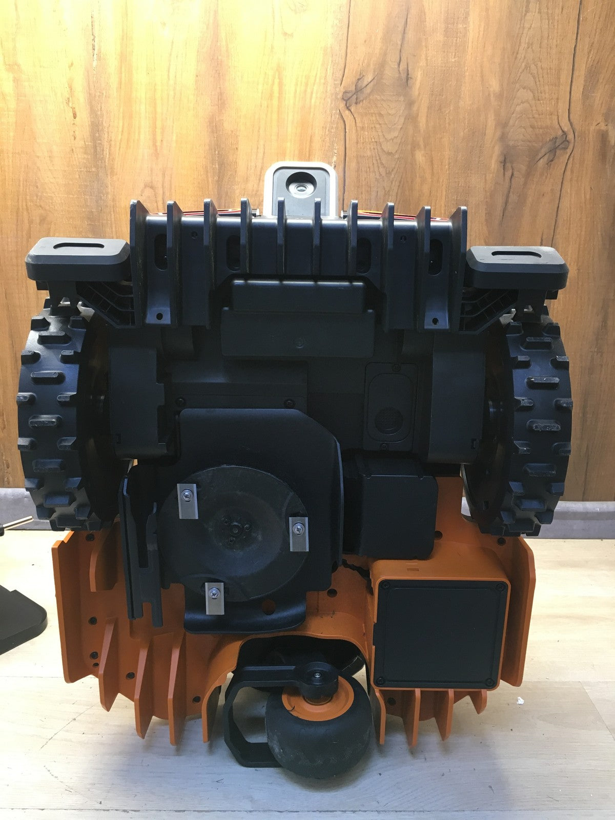 WORX Landroid Vision M600 Mähroboter ohne Begrenzungskabel WR206E.1 I38405