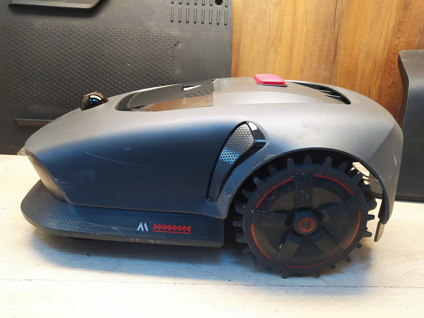 Dreame Mova 1000 Mähroboter (MLLM4110) bis 1.000 m² 3D-LiDAR kabellos, I37797
