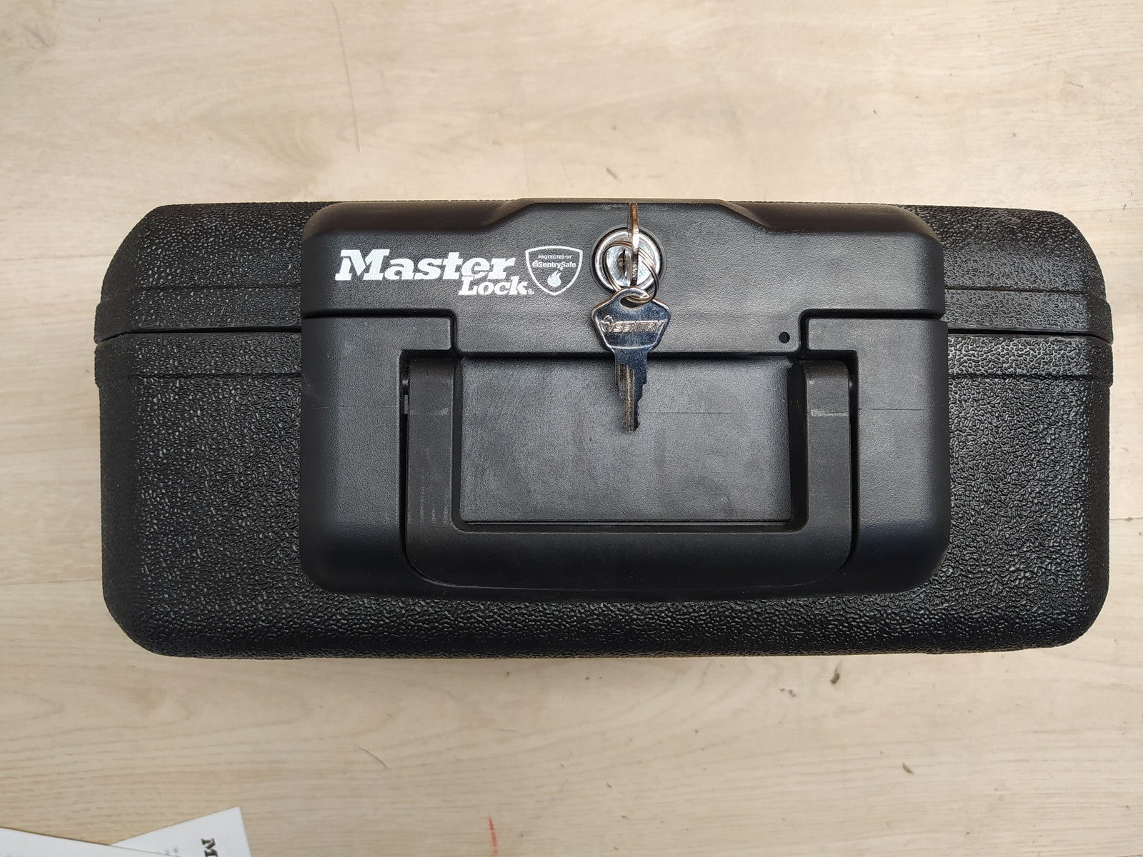 Masterlock L1200 Feuerbeständige Sicherheitskassette klein 5 L, I37898