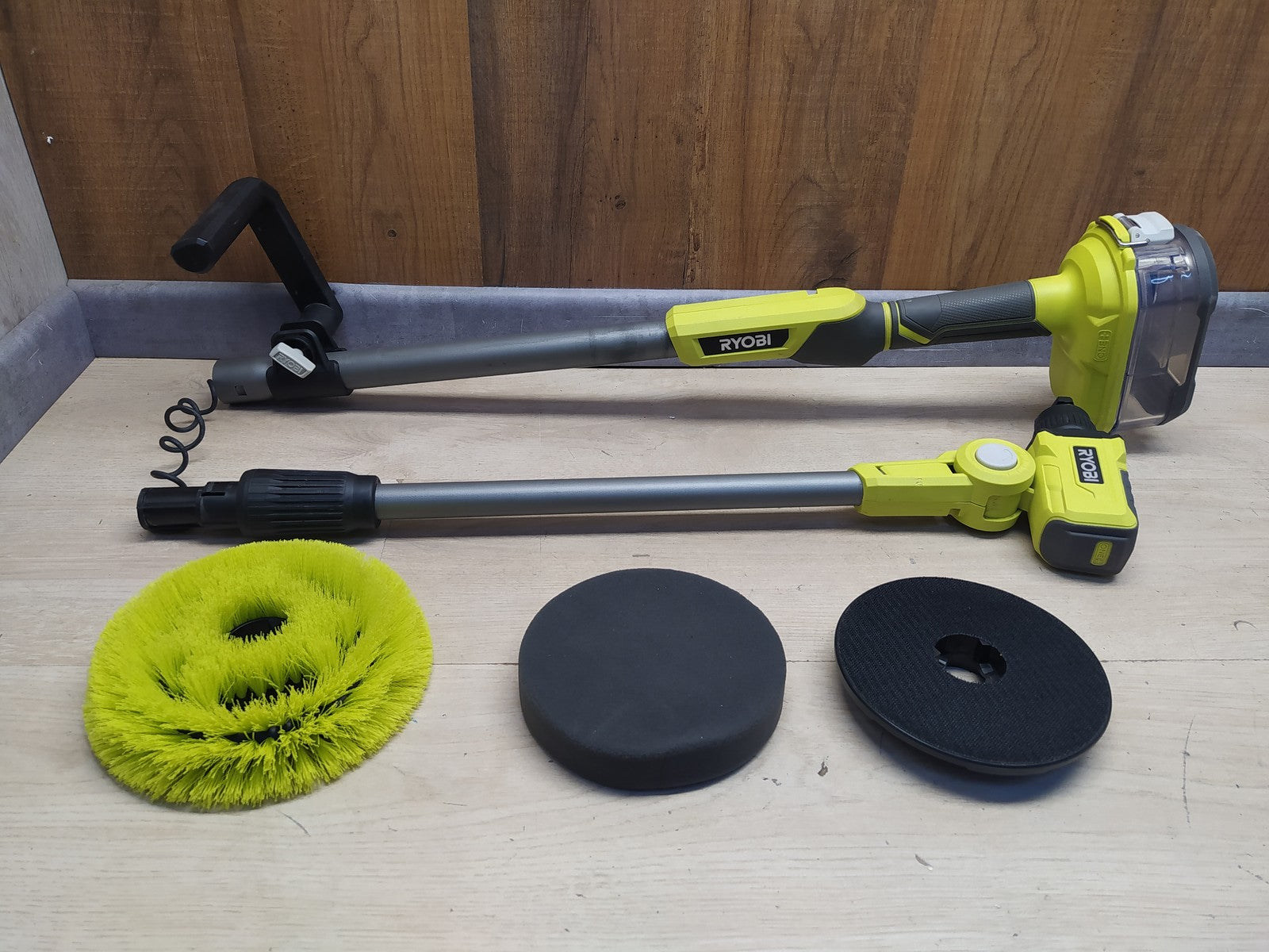 RYOBI 18 V ONE+ Akku-Reinigungsbürste R18TPS SOLO, I37359