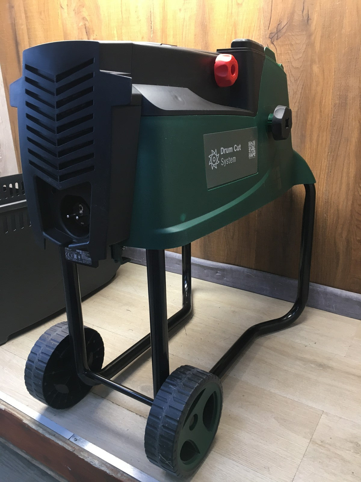 Bosch Leisehäcksler AXT 25 D, 2.500 W, für Hartholz und Dornensträucher, I38270