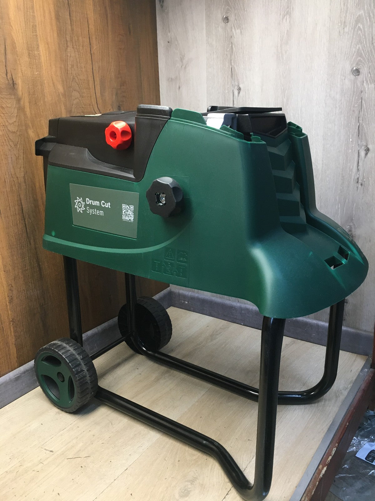 Bosch Leisehäcksler AXT 25 D, 2.500 W, für Hartholz und Dornensträucher, I38270