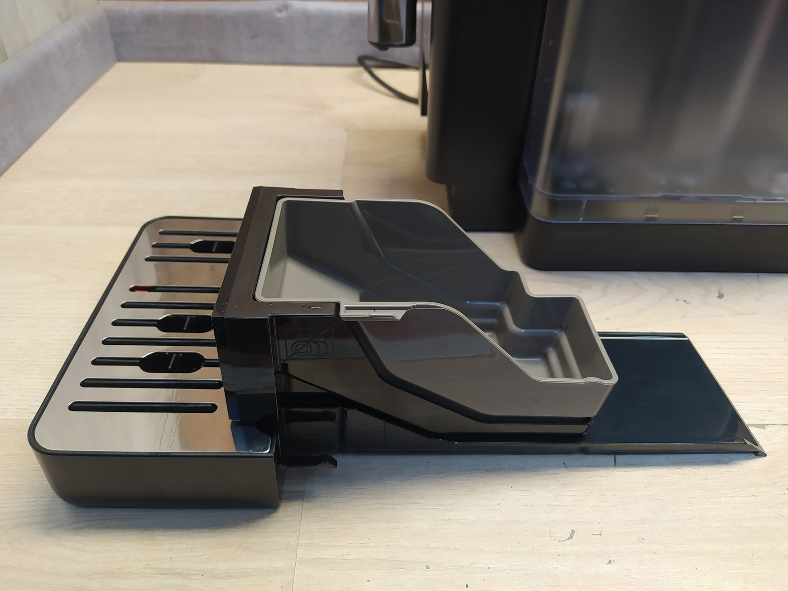 DELONGHI EXAM440.55.B Kaffeevollautomat Schwarz, I37369