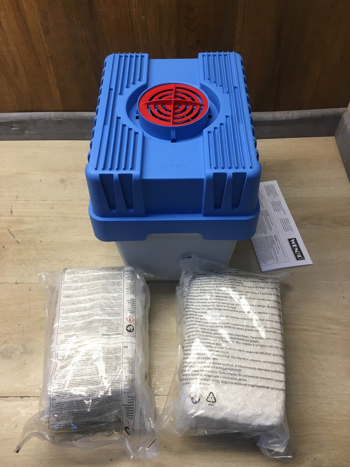 WENKO 5410050500 Feuchtigkeitskiller mit 5 kg Granulatblock I36821
