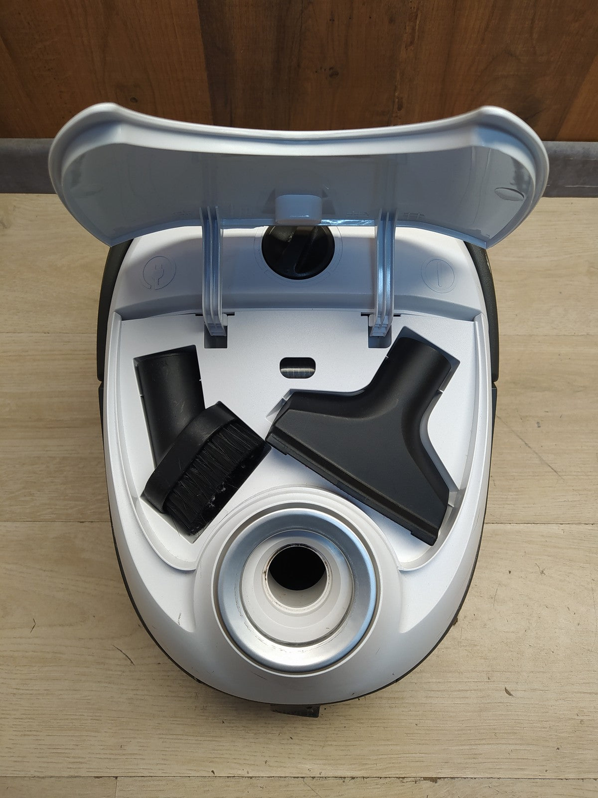 Nilfisk Staubsauger One WB10P05A-HB15, 750W, I37553