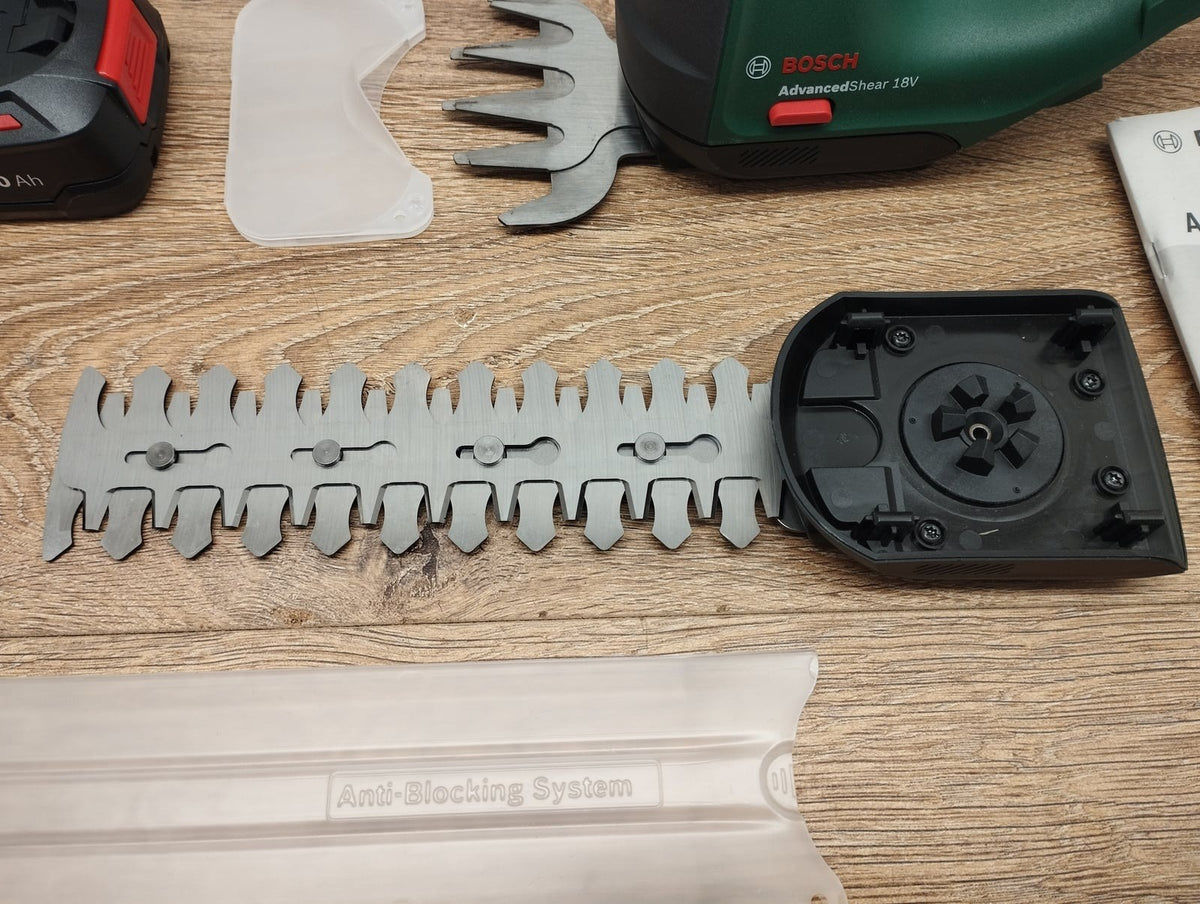 Bosch AdvancedShear 18V-10 Akku Gras- Strauchschere Set inkl. Akku 3 600 H57 000