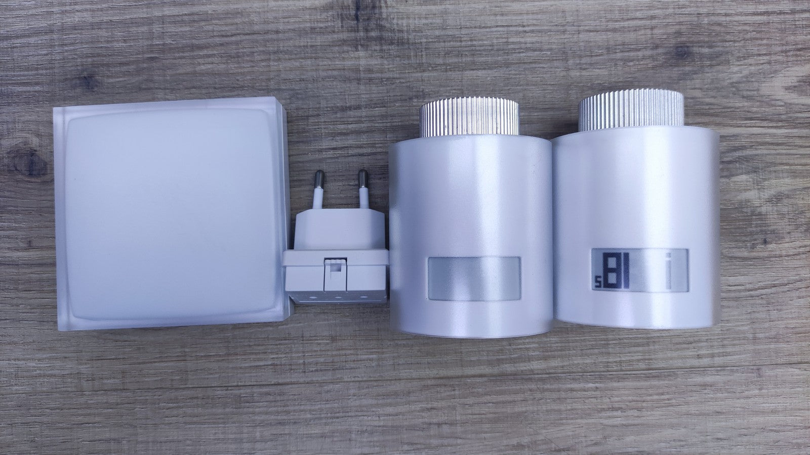 Netatmo Smarte WLAN Starterpaket mit 2 Heizkörperthermostat, I36263