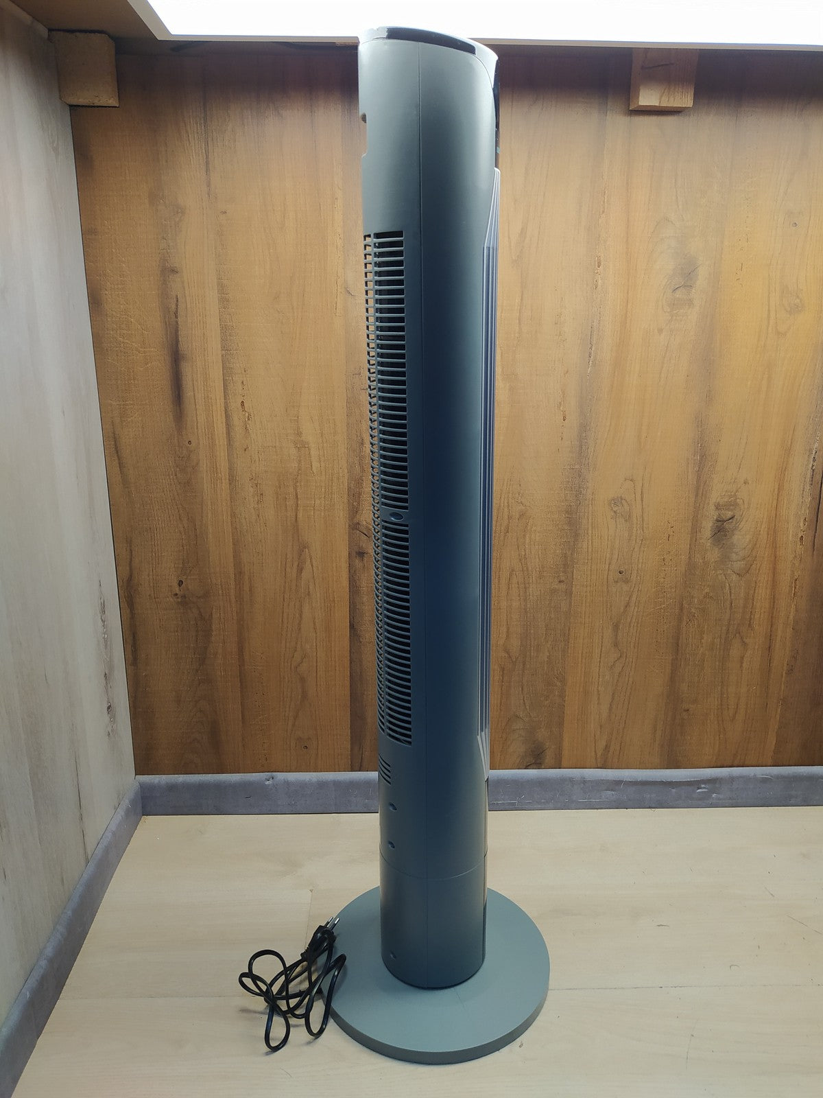 Cecotec 08202 Turmventilator EnergySilence 8150 Skyline, 106 cm, 55W, I36301