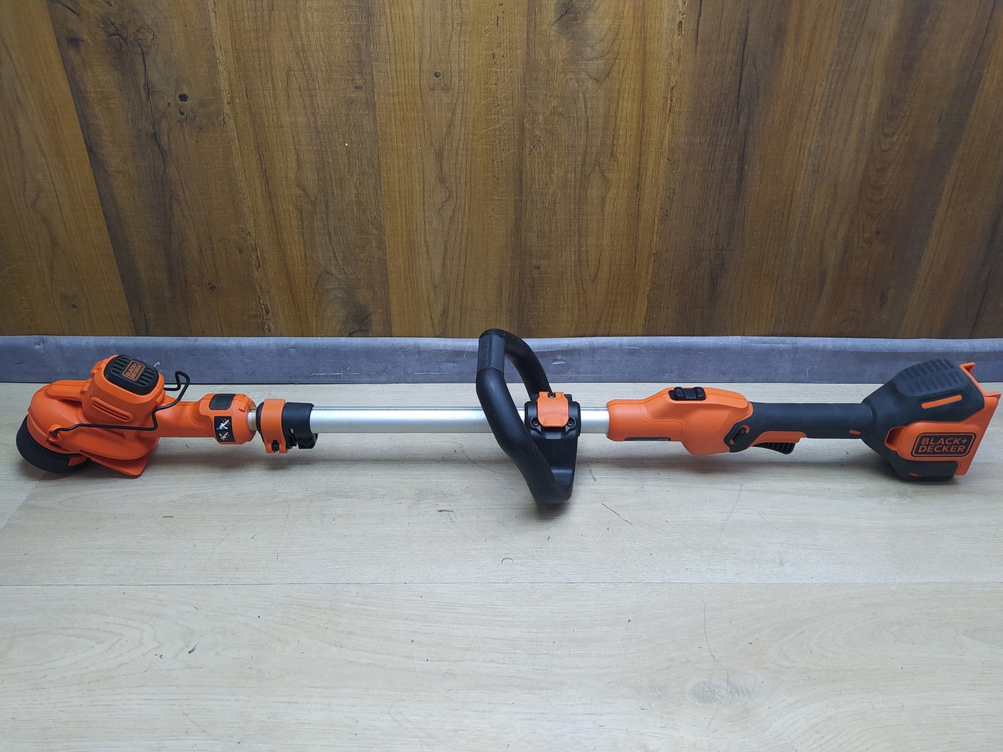 Black+Decker Akku-Rasentrimmer BCSTA536, Akku 2,5Ah, Schnittbreite 33 cm, I35080