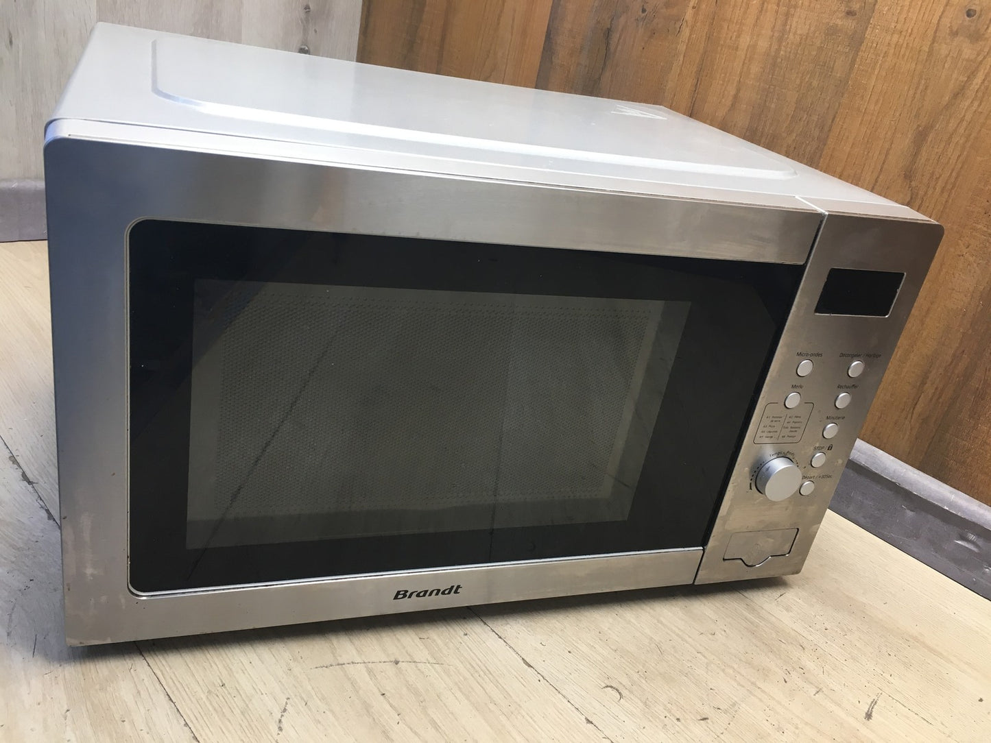 Brandt SE25000X Mikrowelle, 25L, 900W, I39979
