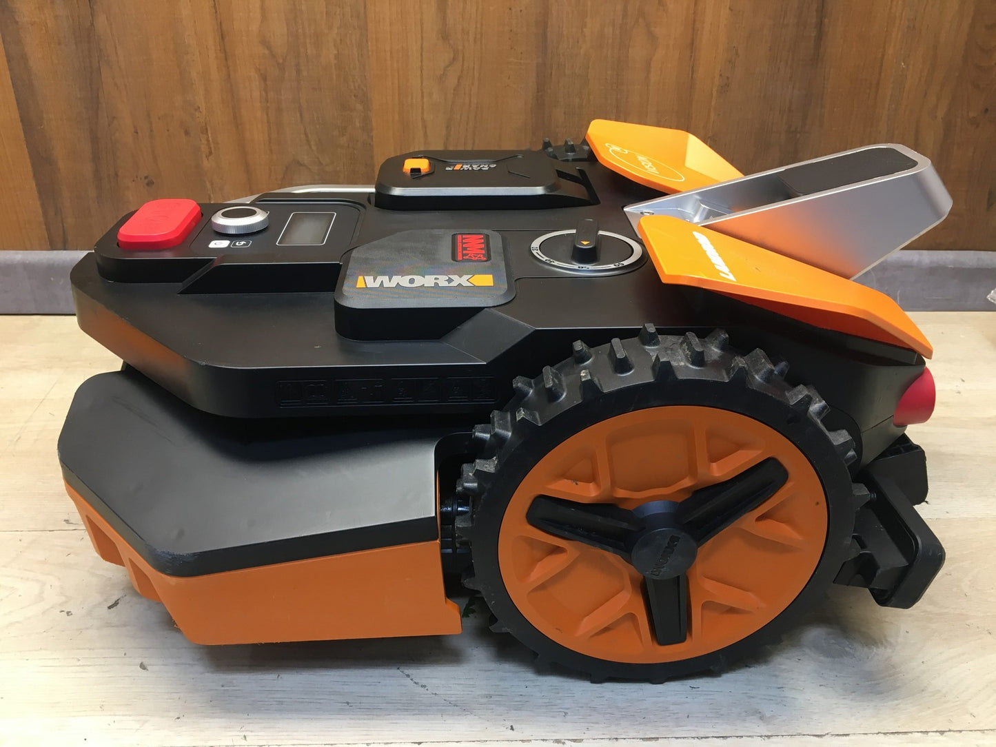 WORX Landroid Vision M550 Mähroboter ohne Begrenzungskabel WR205E, I38220