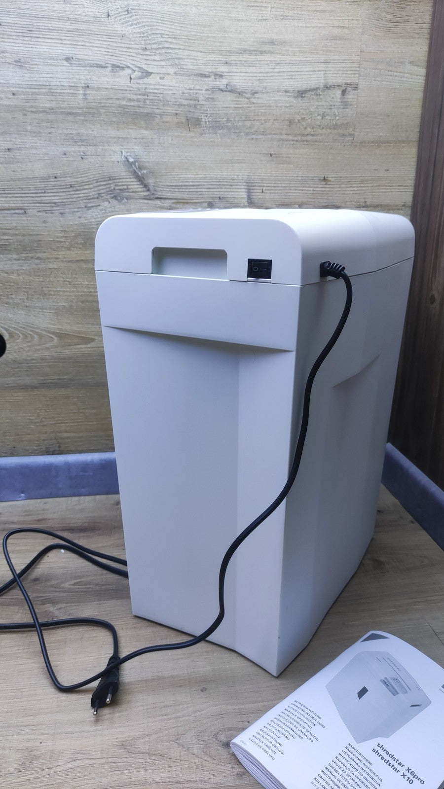 HSM shredstar X10 Aktenvernichter 1045.111, Partikelschnitt 4,5x30 mm, I36740