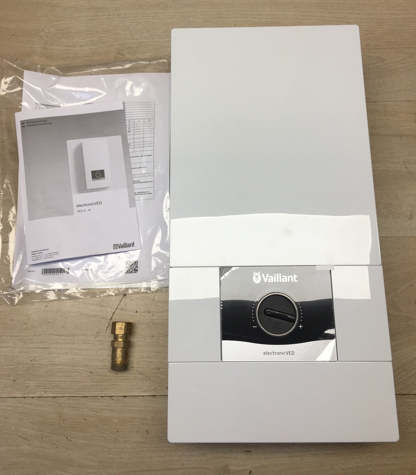 Vaillant elektronischer Durchlauferhitzer VED E 21/8, 21kW, 400V, EEK:A, I39981
