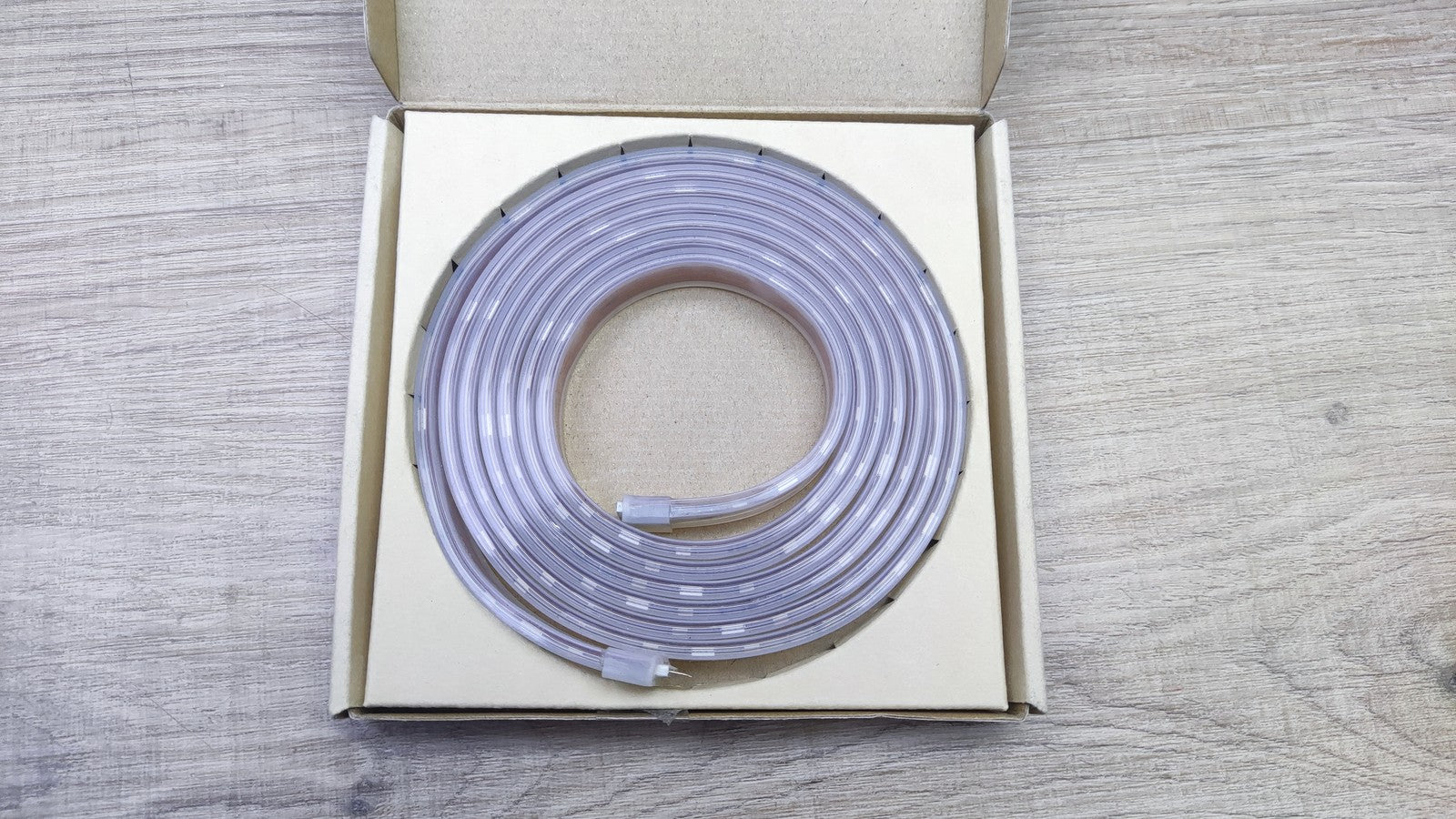 Eve Light Strip Erweiterung (2m) Weiß und Farbe, 1800 Lumen, kürzbar, I35896