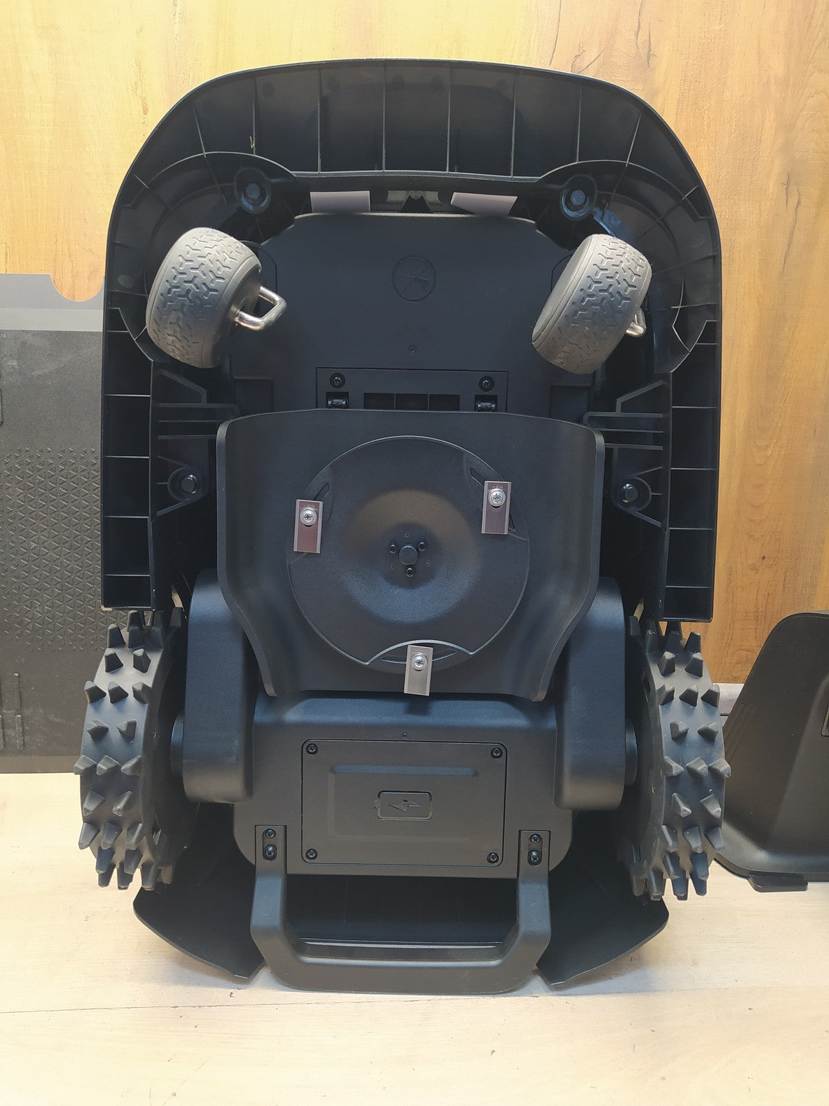 Dreame Mova 1000 Mähroboter (MLLM4110) bis 1.000 m² 3D-LiDAR kabellos, I37757