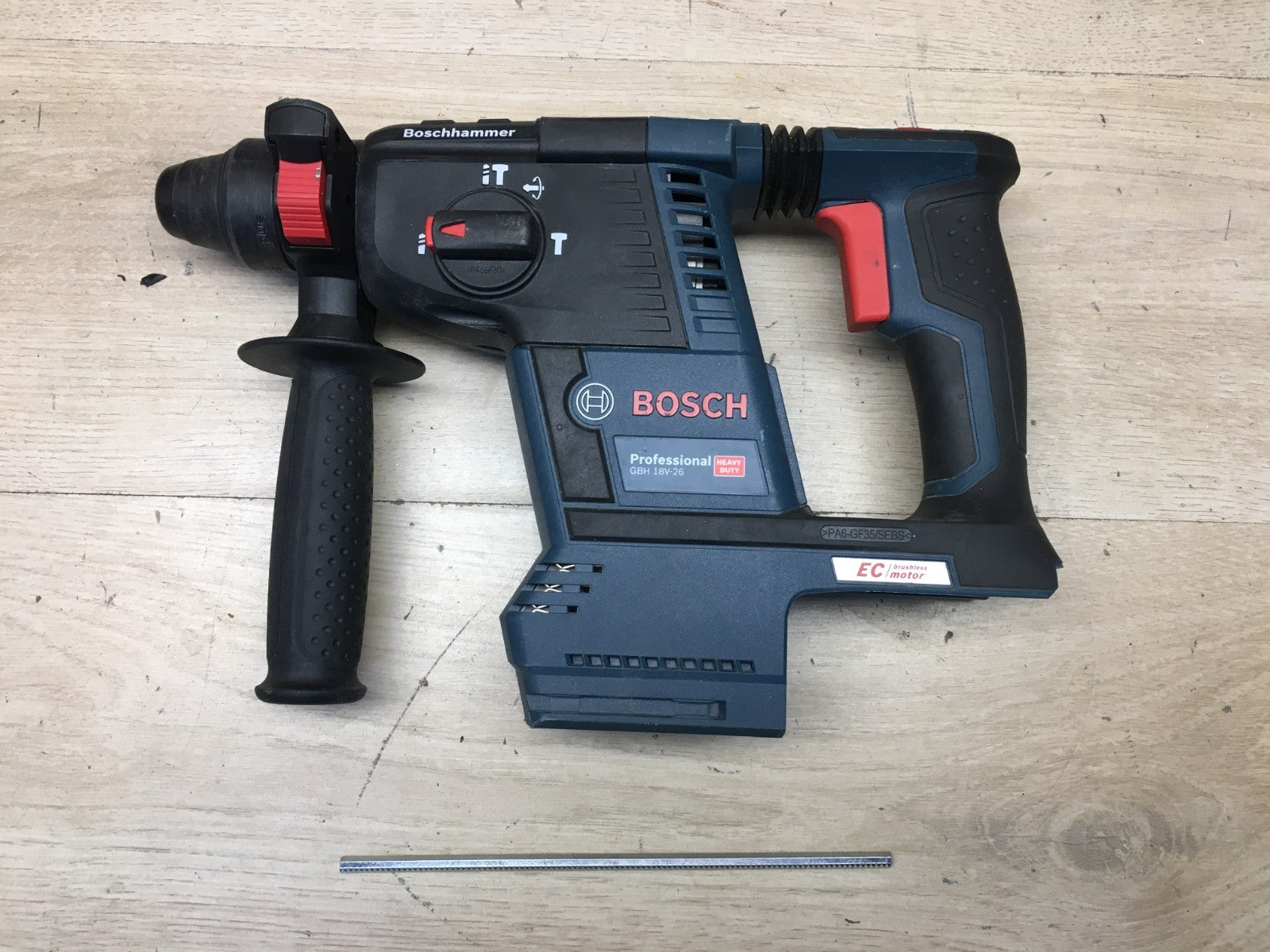 Bosch Professional 18V System Akku-Bohrhammer GBH 18V-26 solo I37151