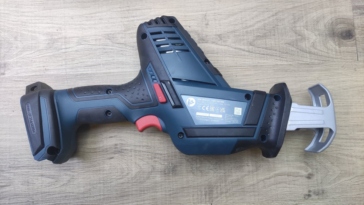 Bosch Professional 18V System Akku-Säbelsäge GSA 18 V-LI C solo