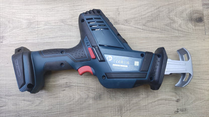 Bosch Professional 18V System Akku-Säbelsäge GSA 18 V-LI C solo
