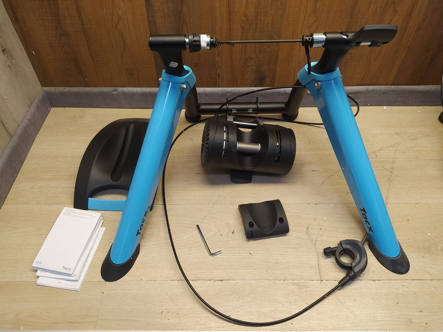 Tacx Boost Indoor-Trainer mit starker Magnetbremse, I37717